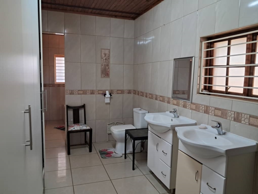 5 Bedroom Property for Sale in Rietfontein A H North West